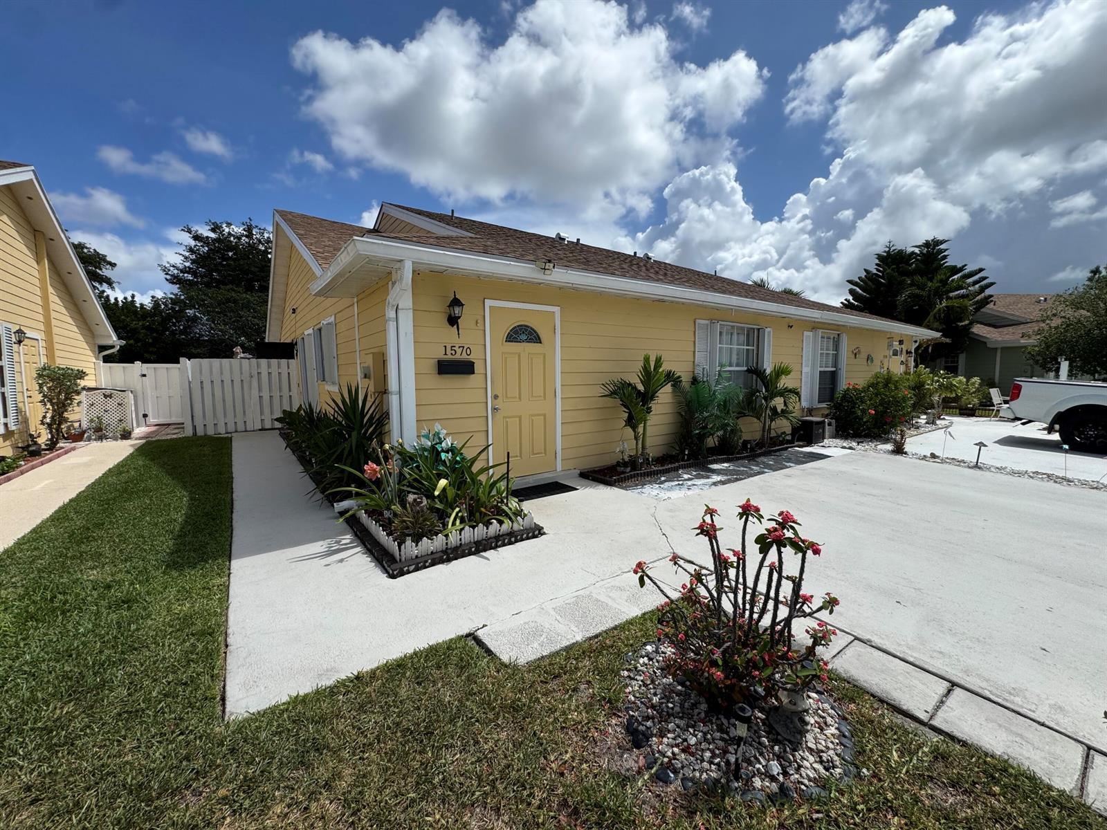1570 Royal Forest Court, West Palm Beach FL 33406 photo 4