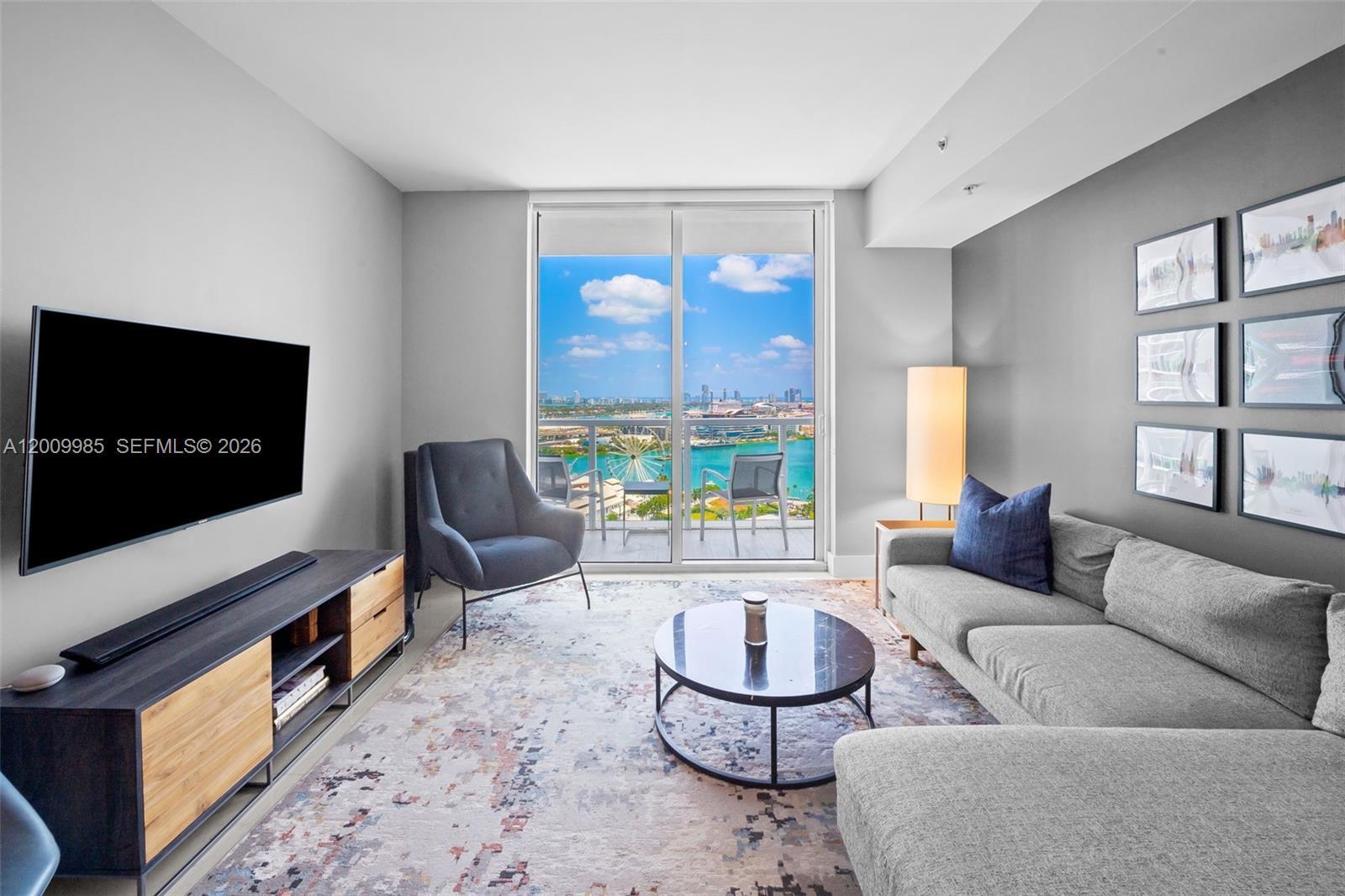 253 NE 2nd St # 2503, Miami FL 33132 photo 4