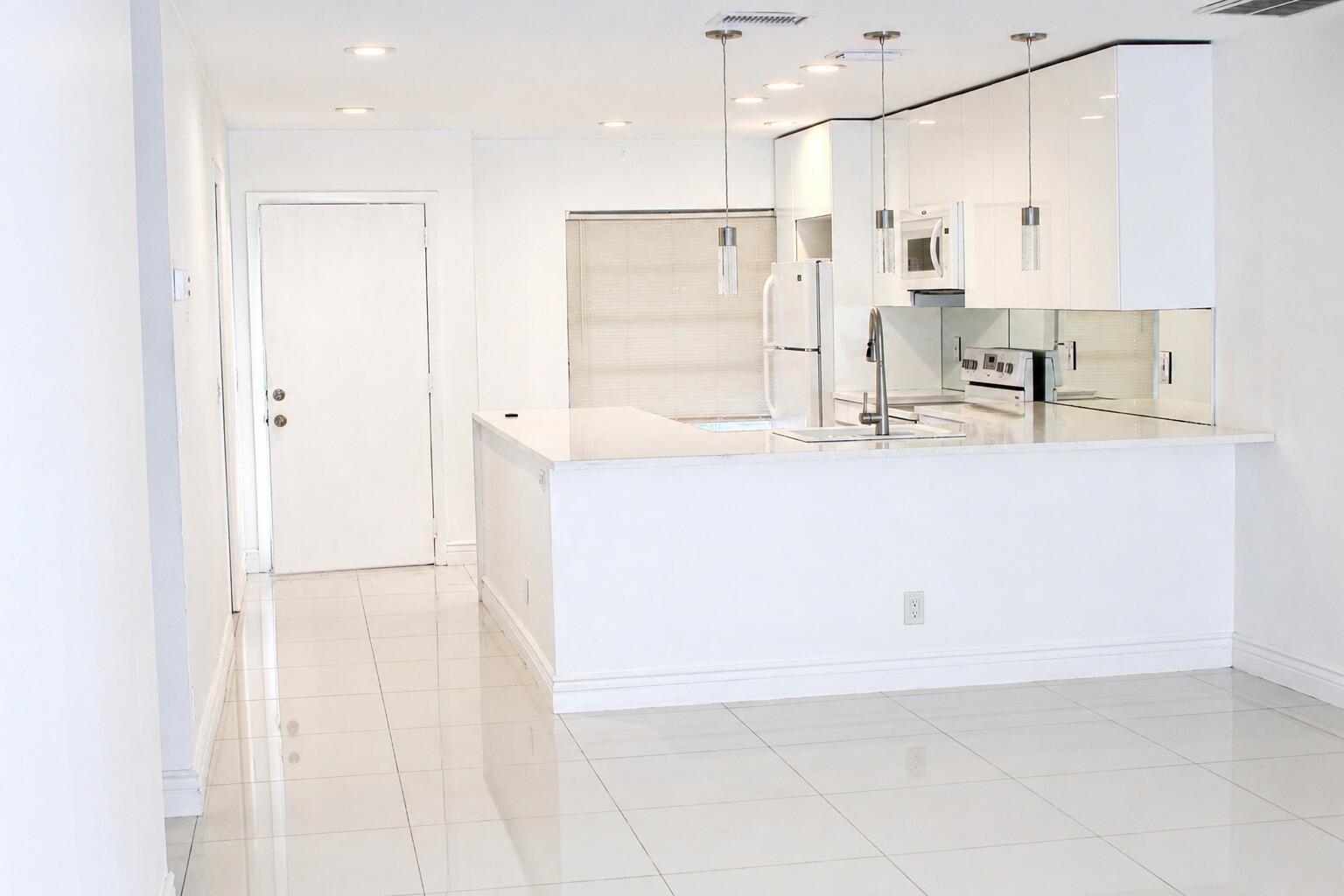 8861 Bella Vista Drive, Boca Raton FL 33433 photo 5