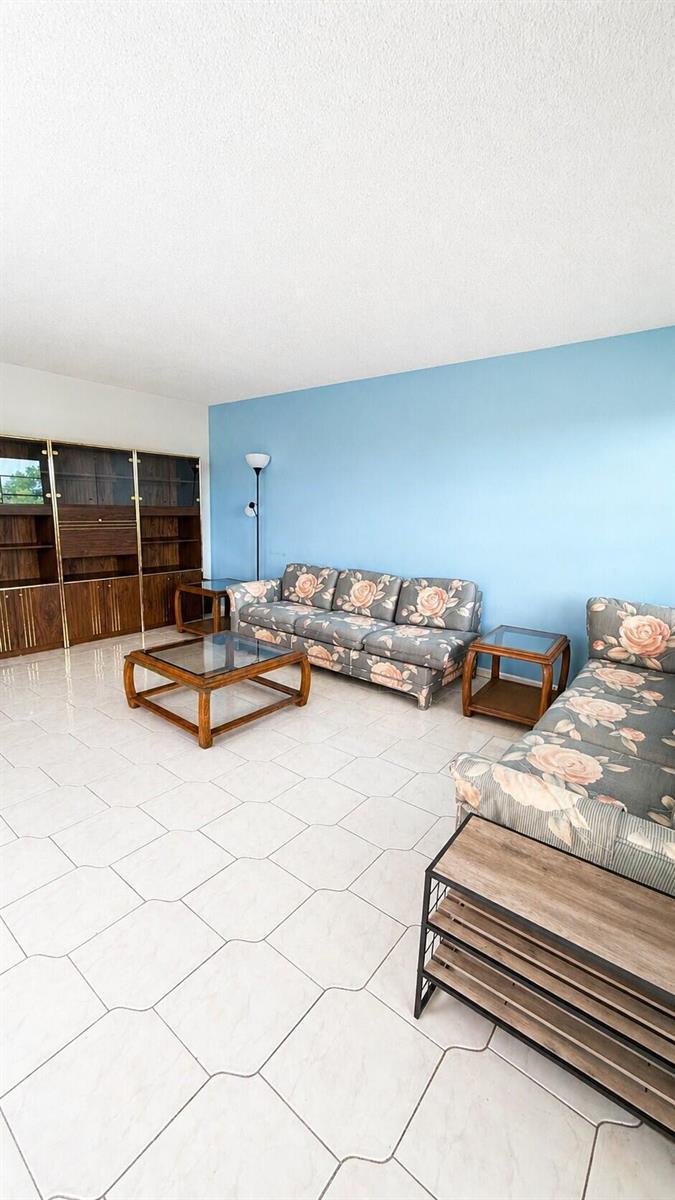 4024 Wolverton B, Boca Raton FL 33434 photo 2