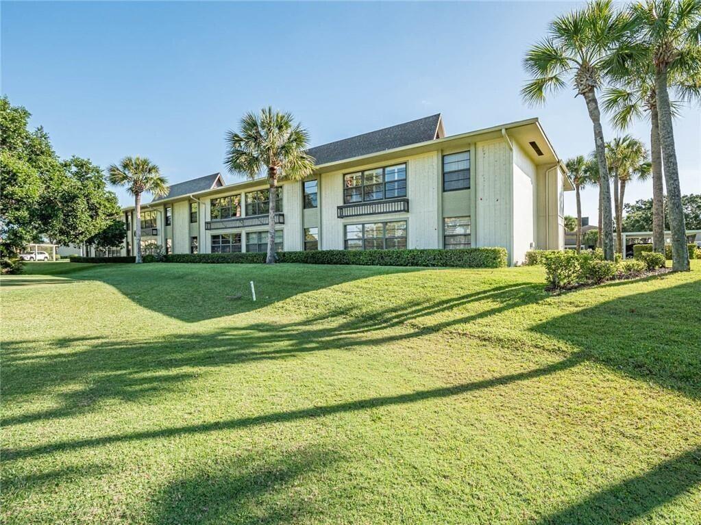 32 Plantation Drive # 103, Vero Beach FL 32966 photo 3