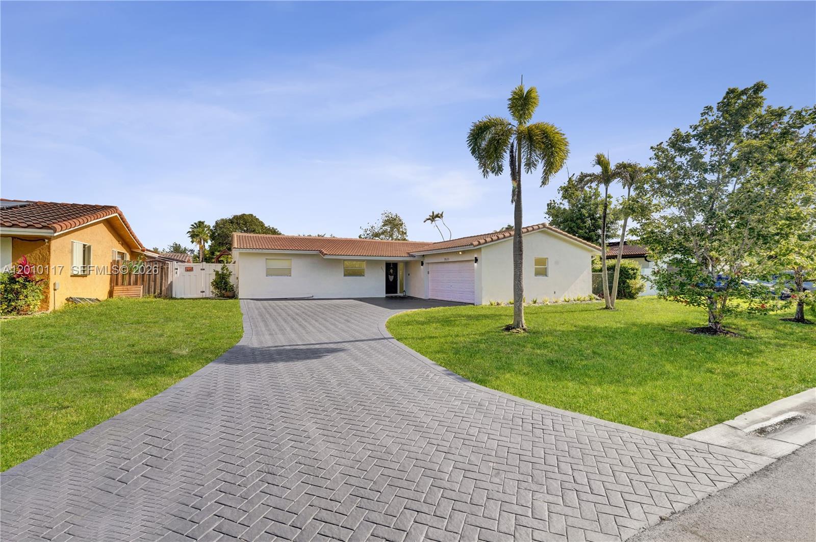 7511 NW 41st St, Coral Springs FL 33065 photo 2