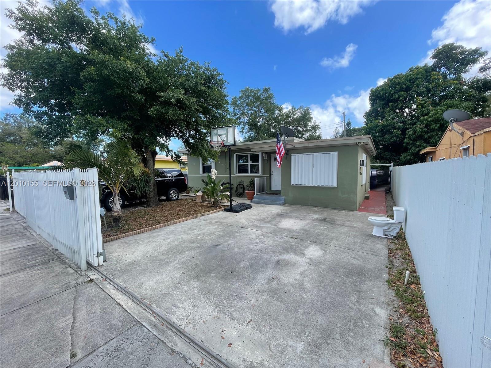 2144 NW 85th St, Miami FL 33147 photo 3