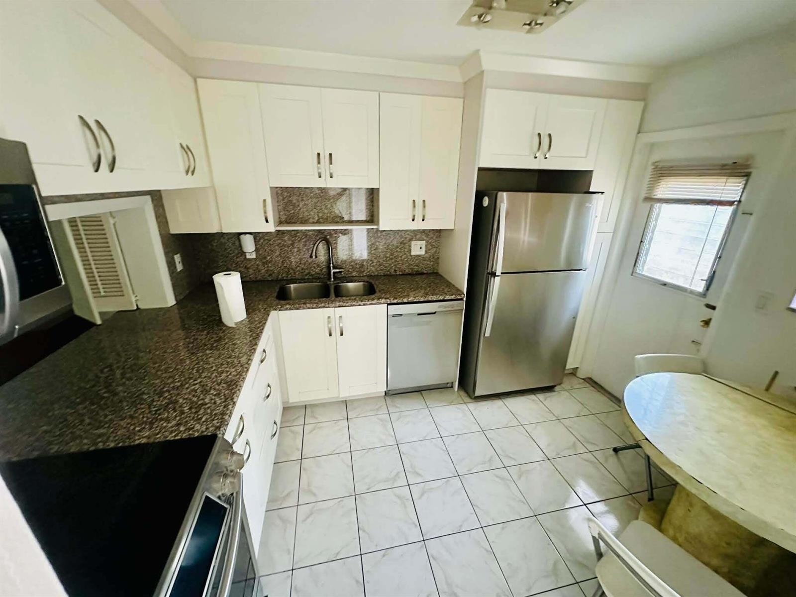 215 SE 3rd Avenue, Hallandale Beach FL 33009 photo 5
