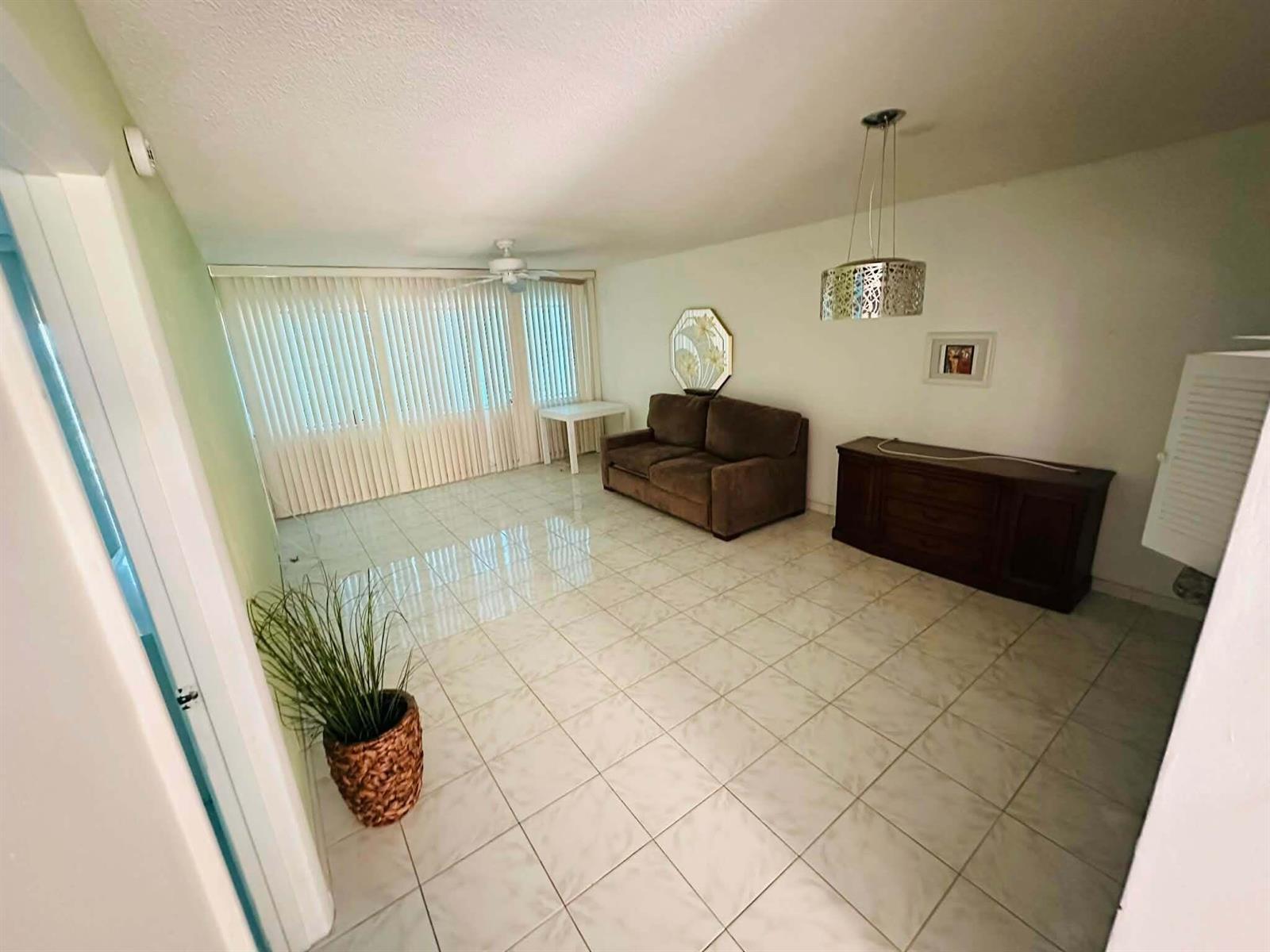 215 SE 3rd Avenue, Hallandale Beach FL 33009 photo 4