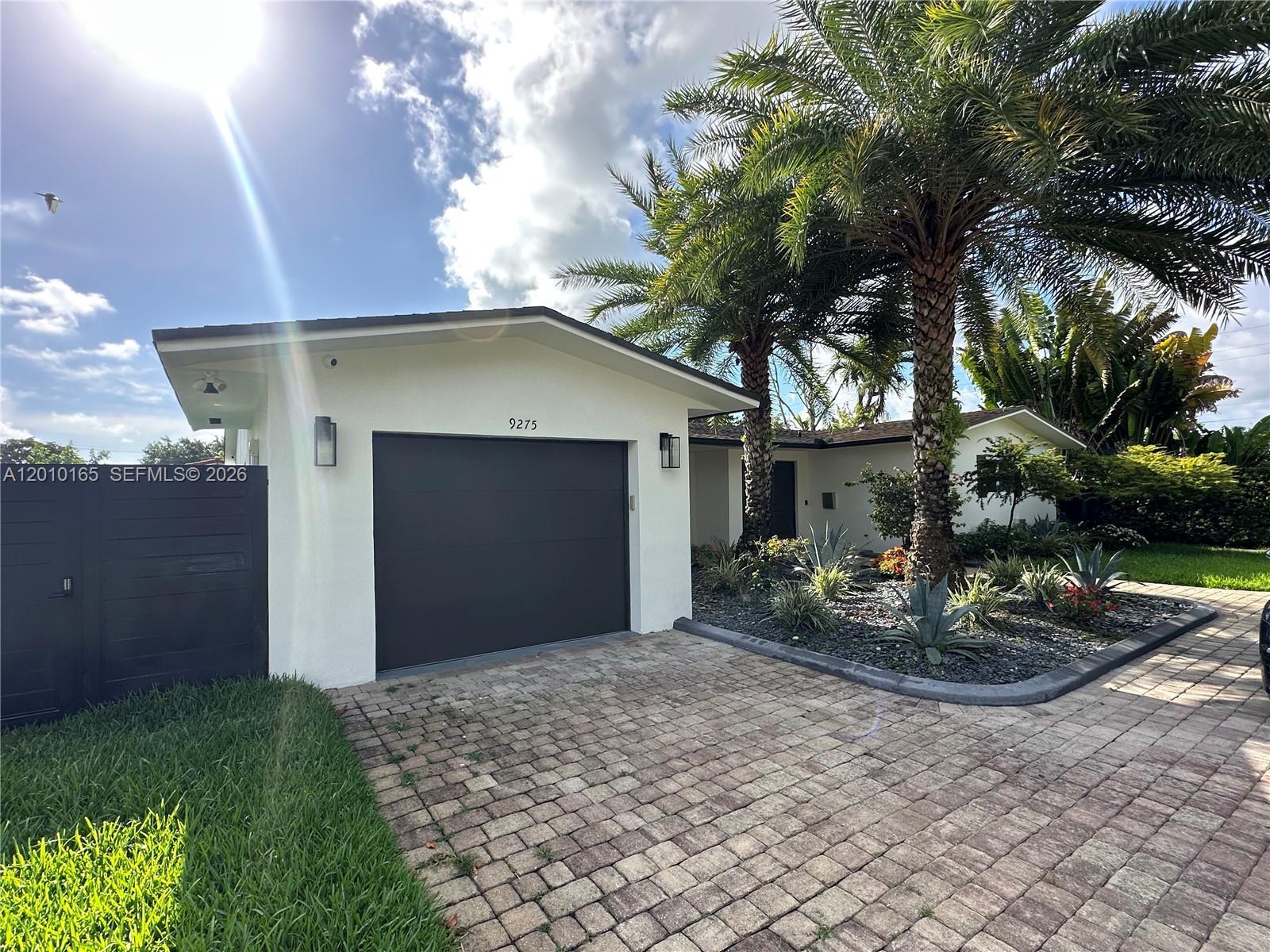 9275 SW 67th St, Miami FL 33173 photo 2