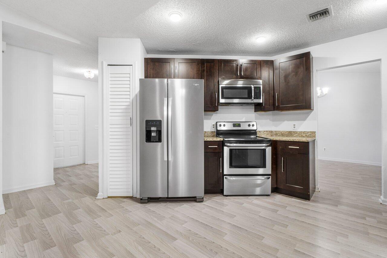 190 Parkwood Drive S, Royal Palm Beach FL 33411 photo 3