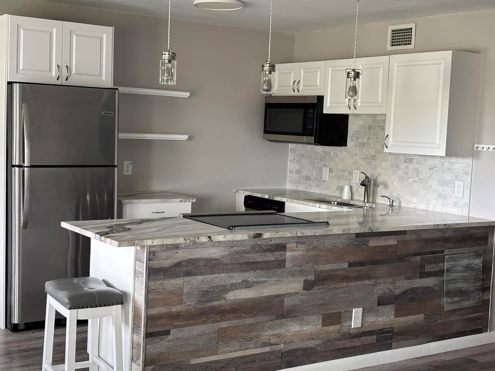 311 Chatham # 311, West Palm Beach FL 33417