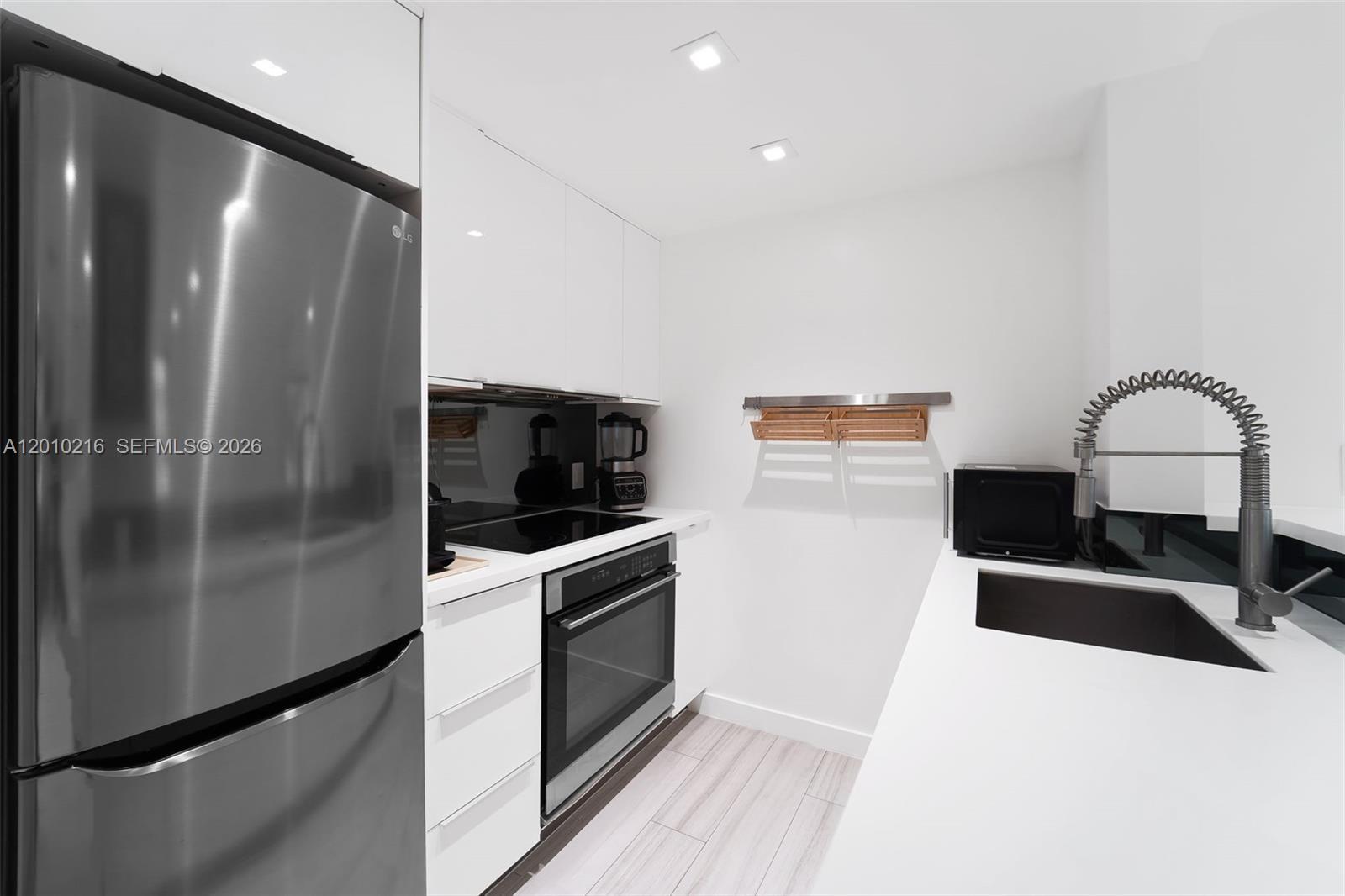 1460 Ocean Dr # 307, Miami Beach FL 33139 photo 4