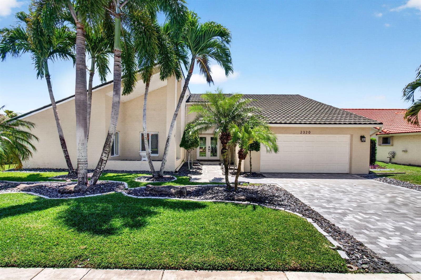 2320 SW 23rd Cranbrook Drive, Boynton Beach FL 33436 photo 2