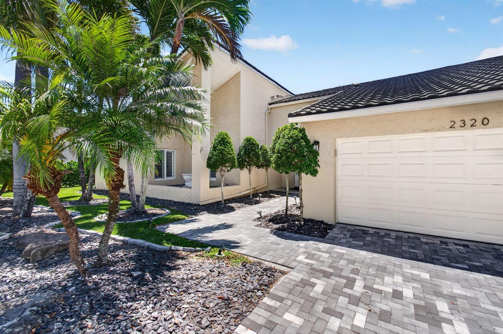 2320 SW 23rd Cranbrook Drive, Boynton Beach FL 33436 photo 4