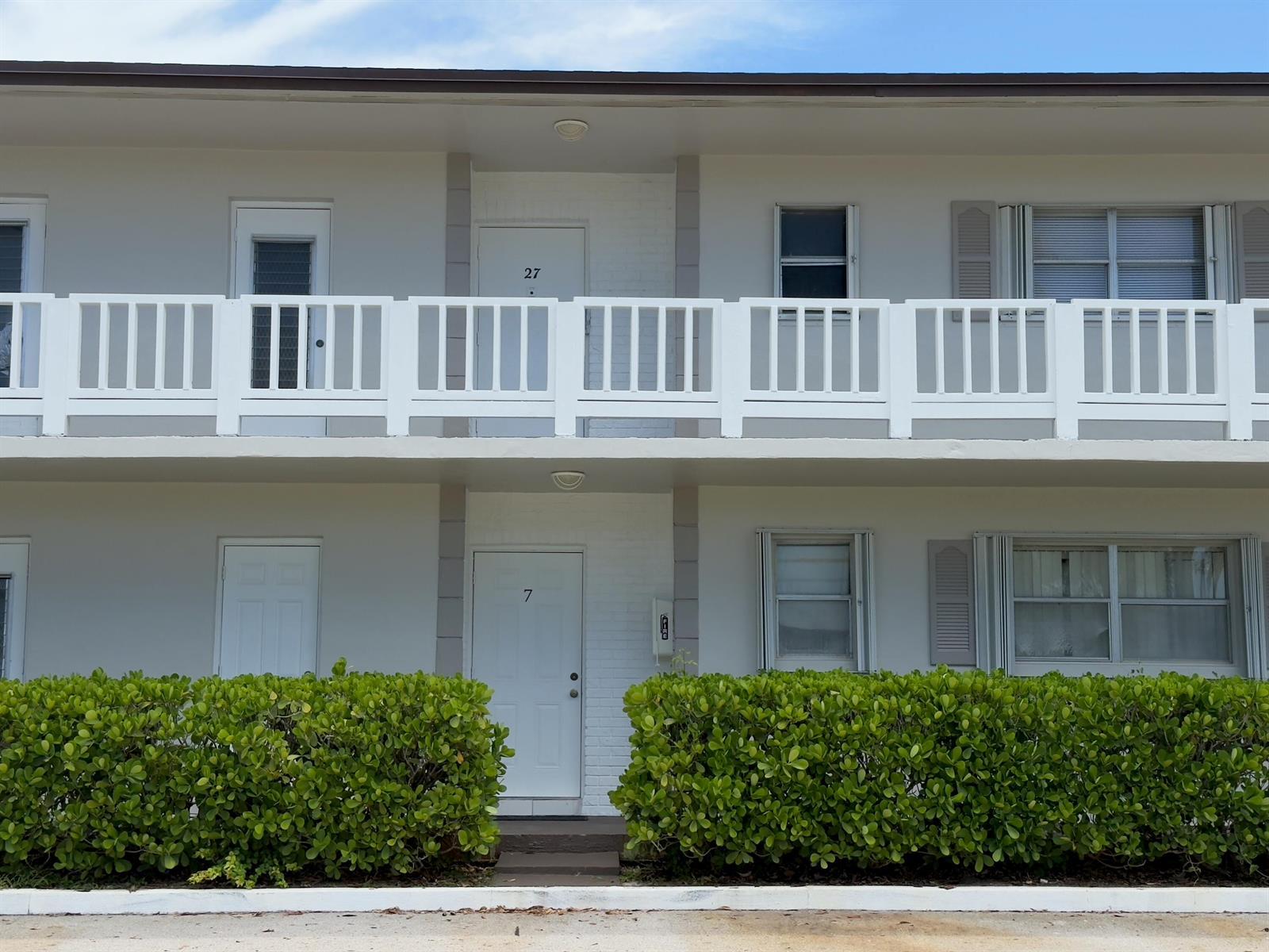 560 SE 2nd Avenue, Deerfield Beach FL 33441