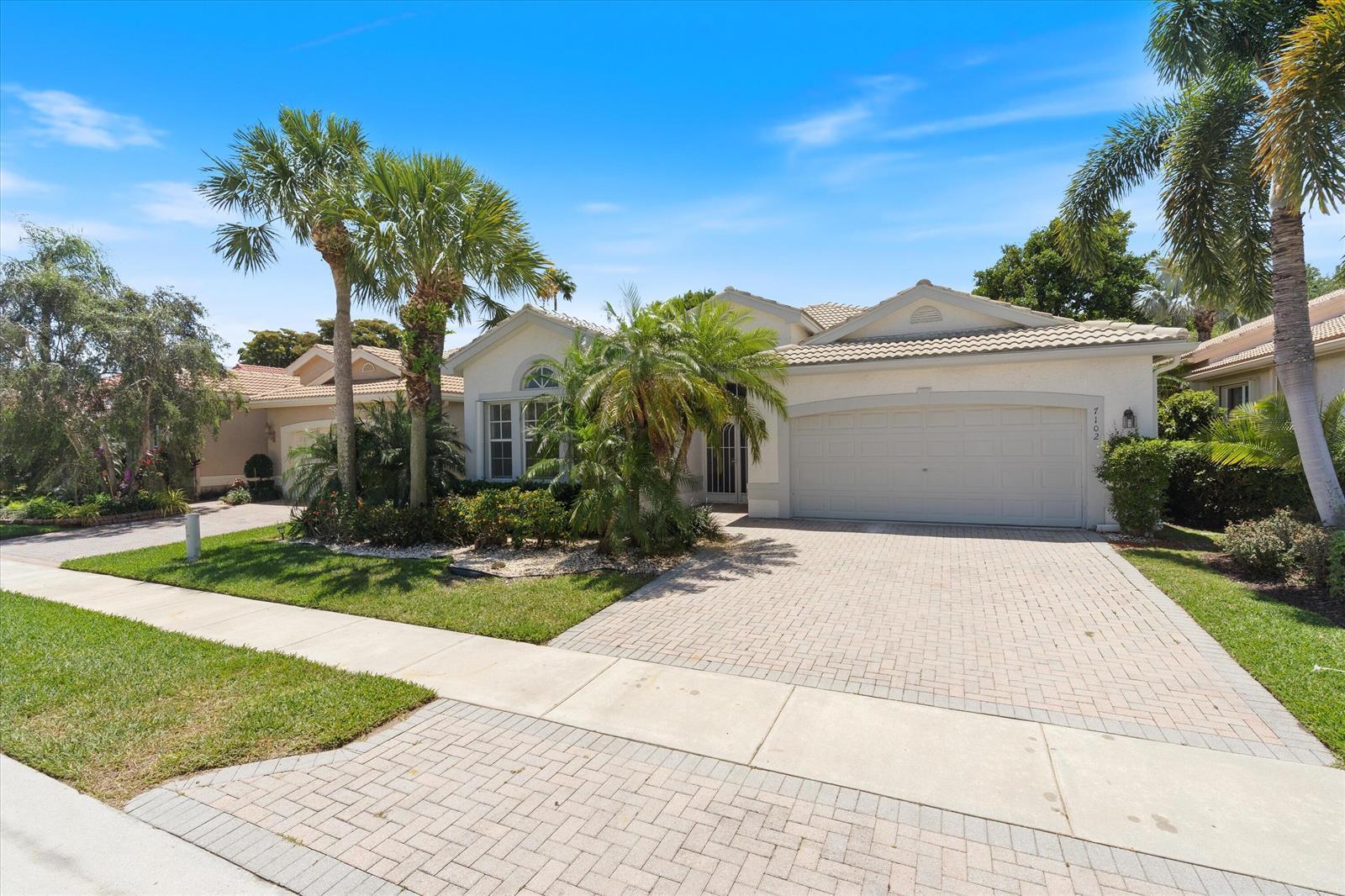 7102 Prado Lake Drive, Delray Beach FL 33446 photo 2