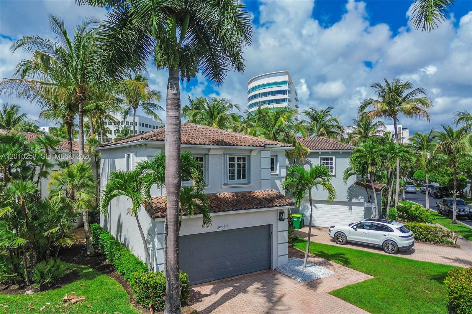20990 NE 30th Pl, Aventura FL 33180 photo 2