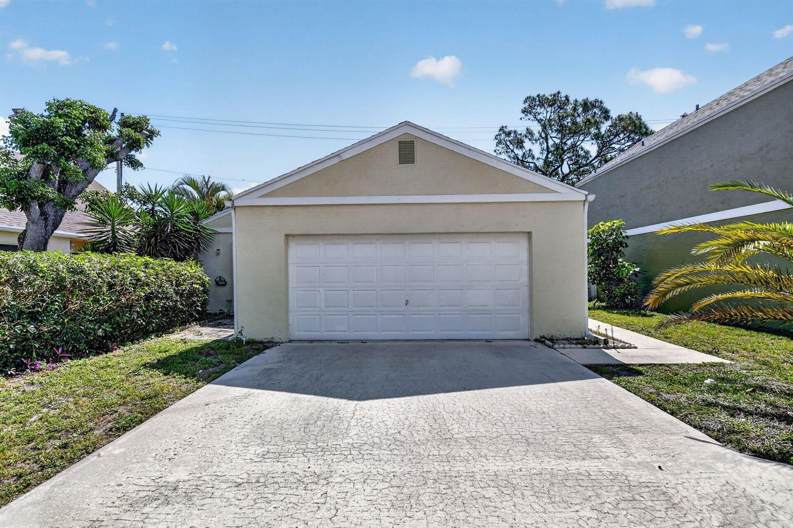 9 Corrie Place, Boynton Beach FL 33426 photo 3