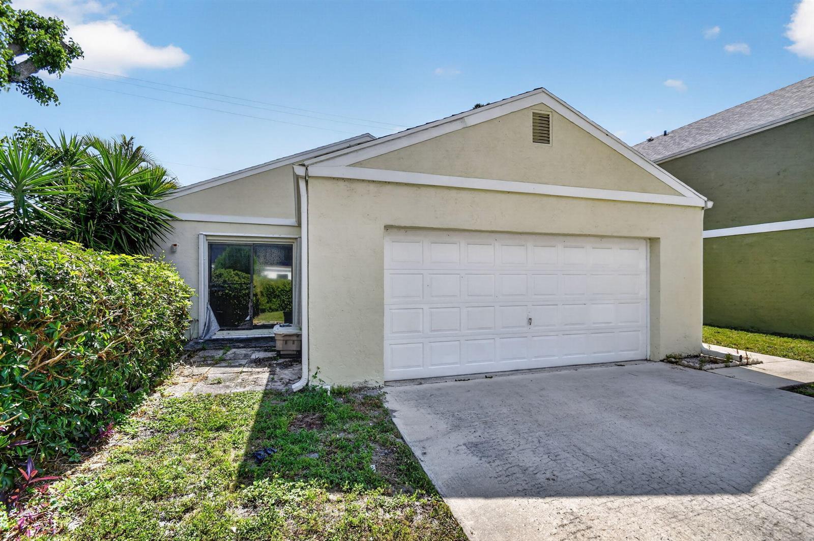 9 Corrie Place, Boynton Beach FL 33426 photo 4