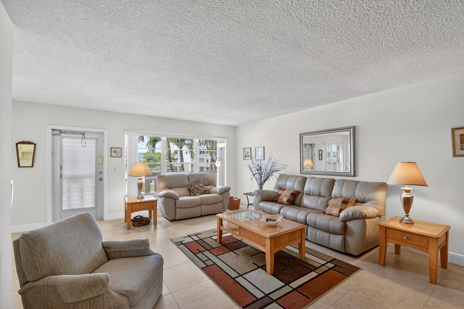 202 Wellington D, West Palm Beach FL 33417 photo 2