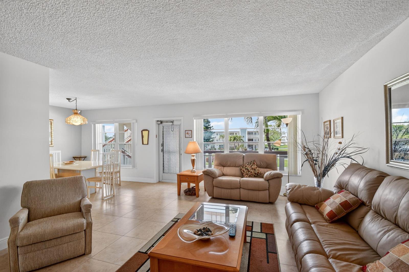 202 Wellington D, West Palm Beach FL 33417 photo 3
