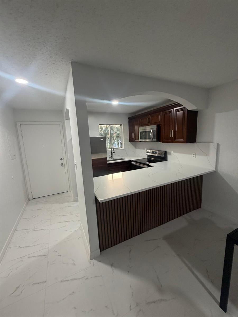 6074 Forest Hill Boulevard # 208, West Palm Beach FL 33415 photo 3