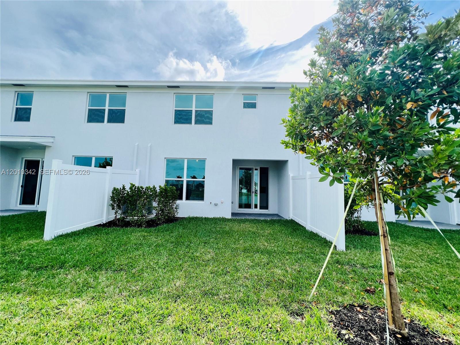 6909 Harbours Edge Ave # 6909, Lake Worth FL 33467 photo 2