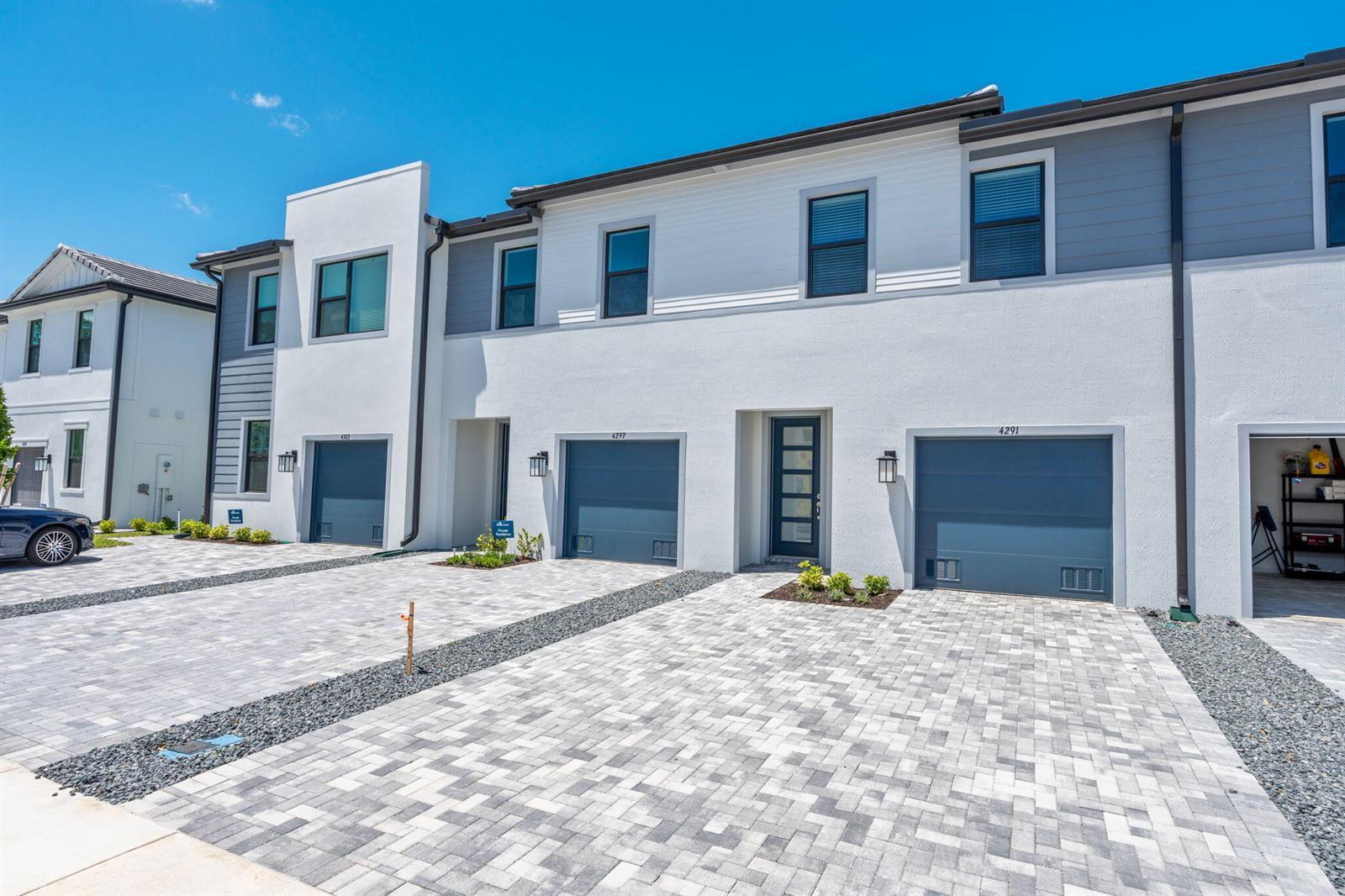 4291 Efendi Drive, Lantana FL 33462