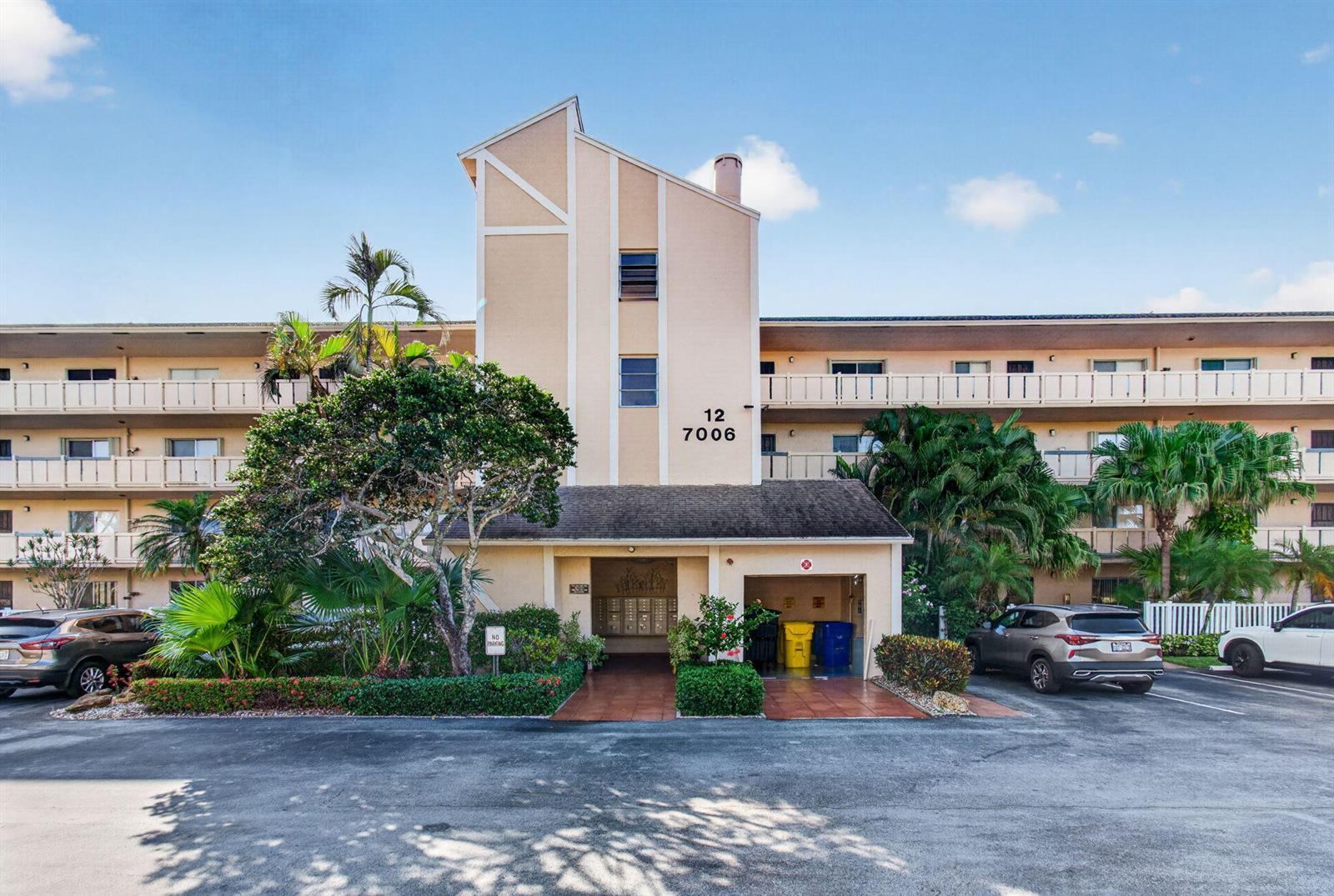 7006 Huntington Lane # 404, Delray Beach FL 33446