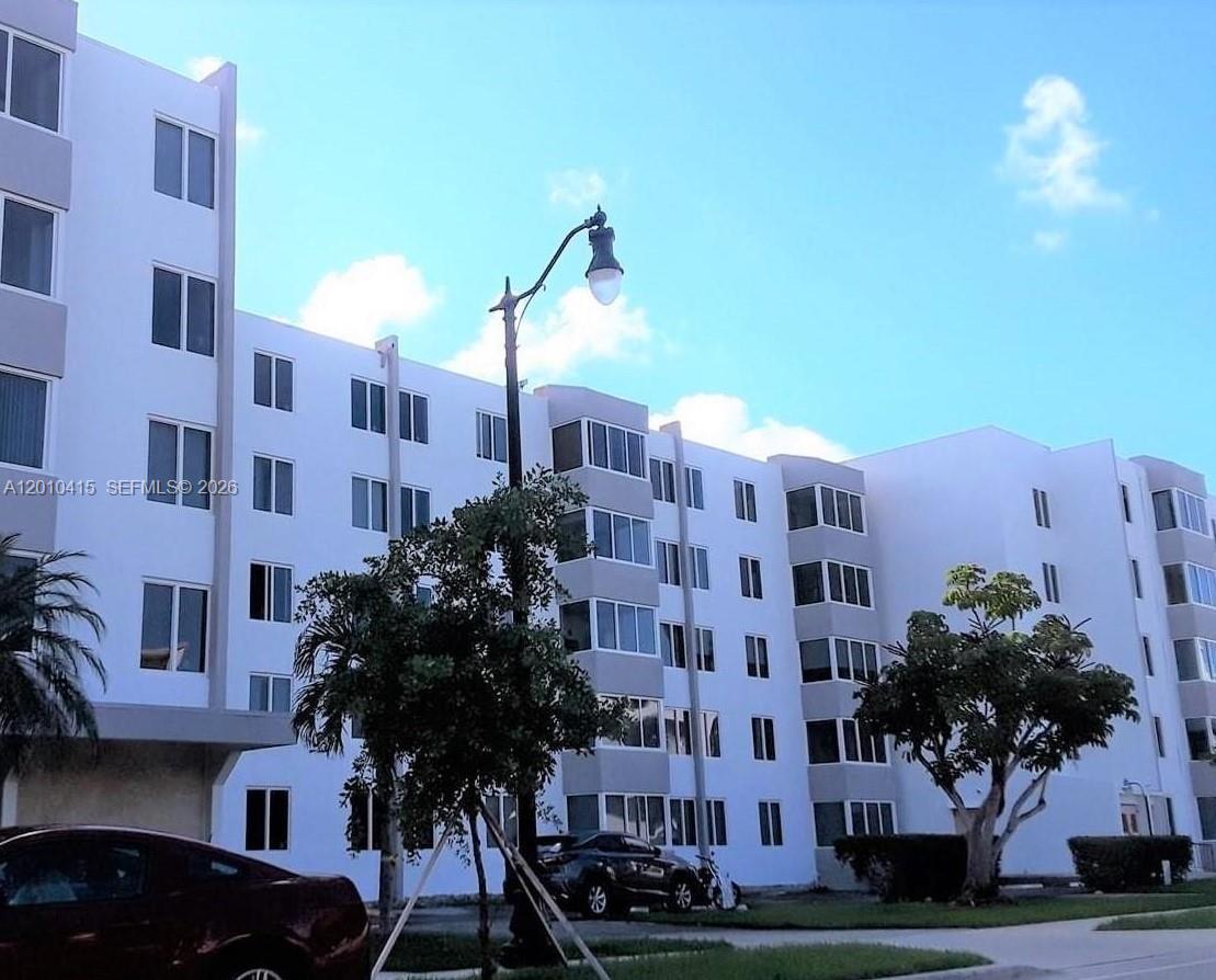 250 180th Dr # 308, Sunny Isles Beach FL 33160