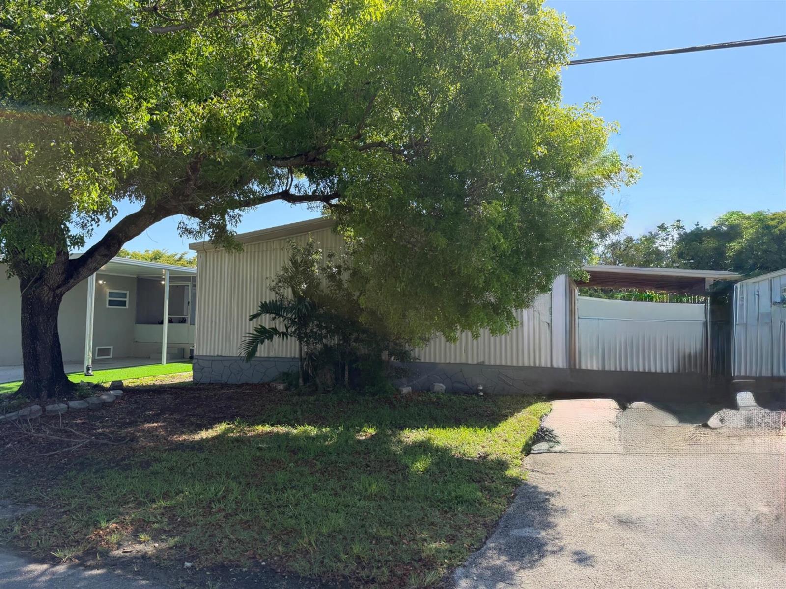 631 NW 215th Avenue, Pembroke Pines FL 33029
