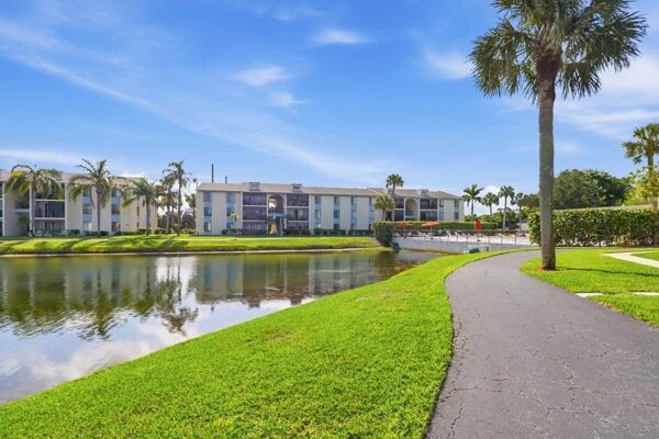 1111 Green Pine Boulevard # G2, West Palm Beach FL 33409 photo 2