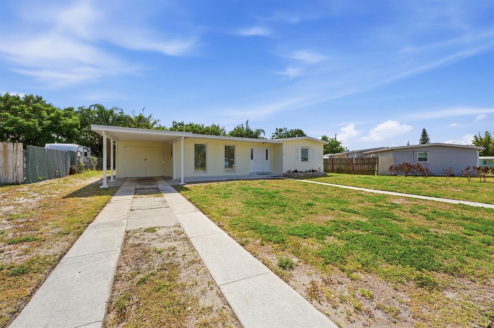 215 SE Airoso Boulevard, Port St. Lucie FL 34983 photo 3