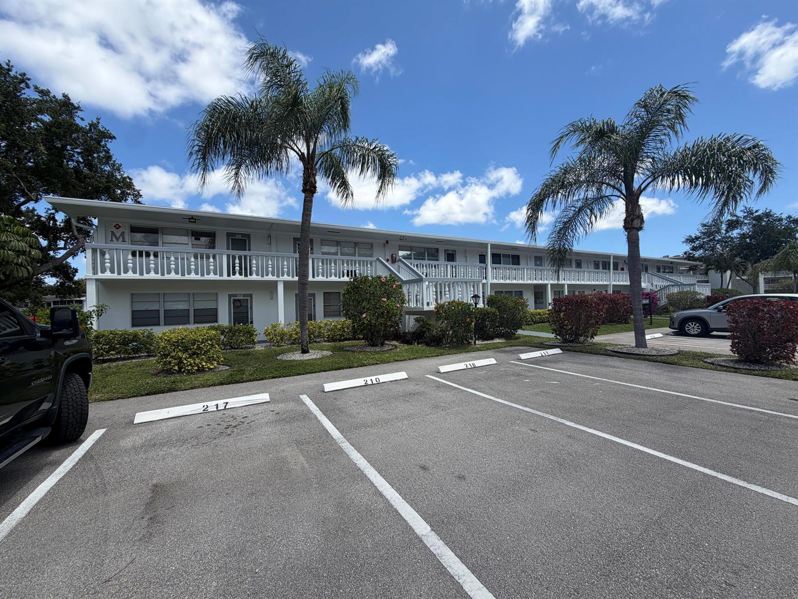 209 Newport M # 209, Deerfield Beach FL 33442 photo 2