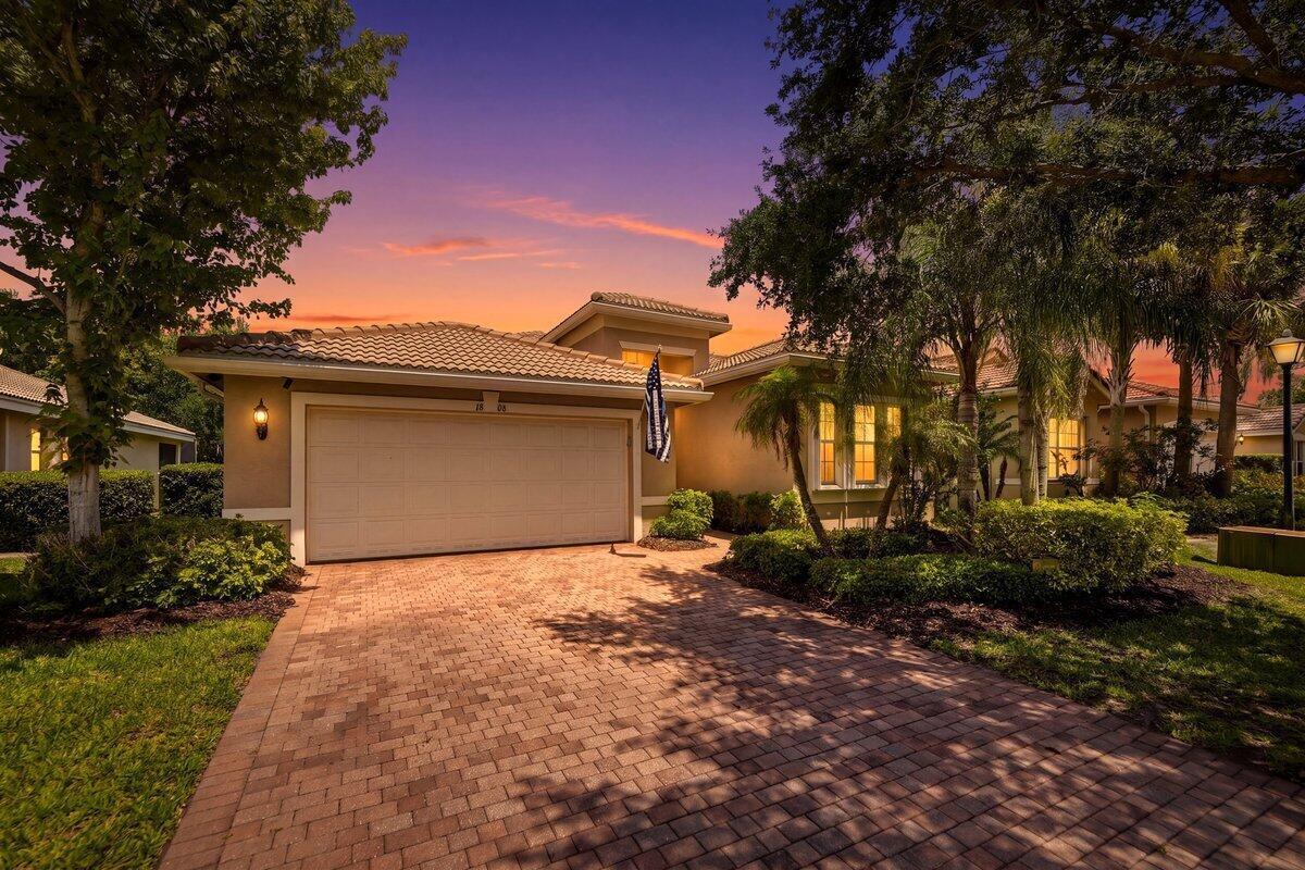 1963 Grey Falcon Circle SW, Vero Beach FL 32962