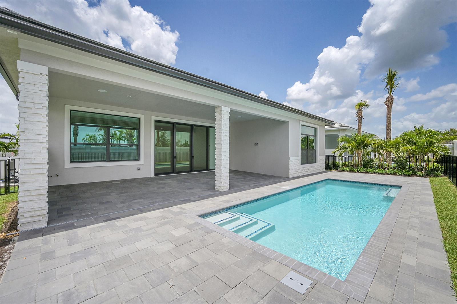 9520 St Germain Drive, Palm Beach Gardens FL 33412 photo 3