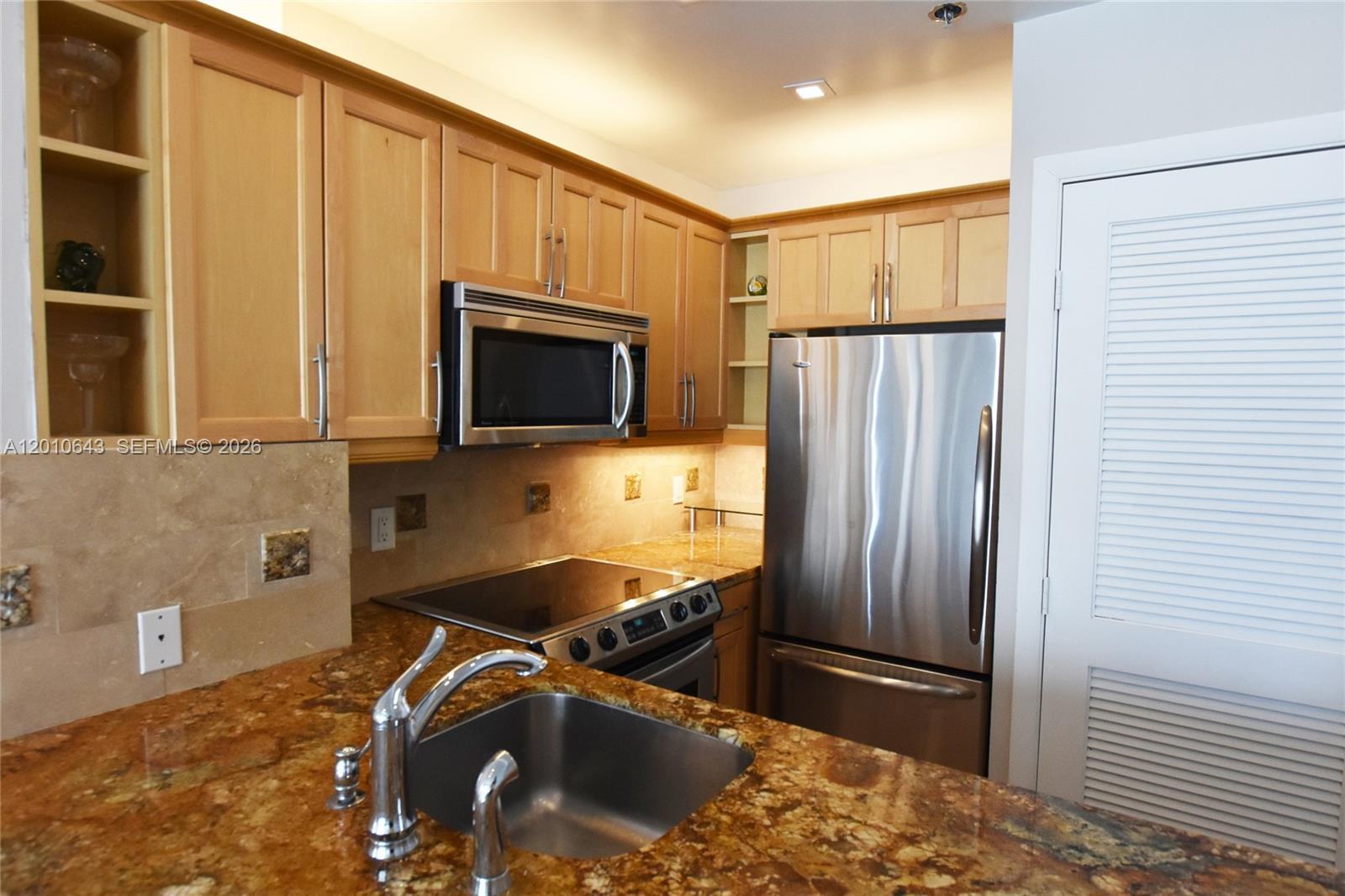540 Brickell Key Dr, Miami FL 33131 photo 5