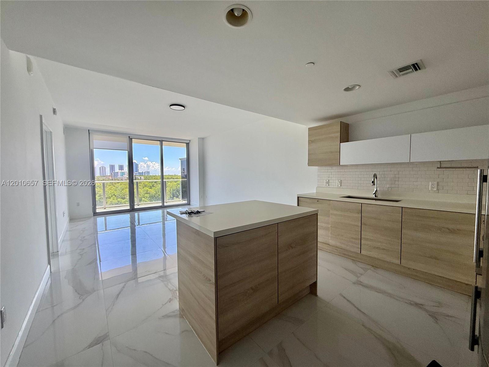 16385 Biscayne Blvd # 717, North Miami Beach FL 33160 photo 5
