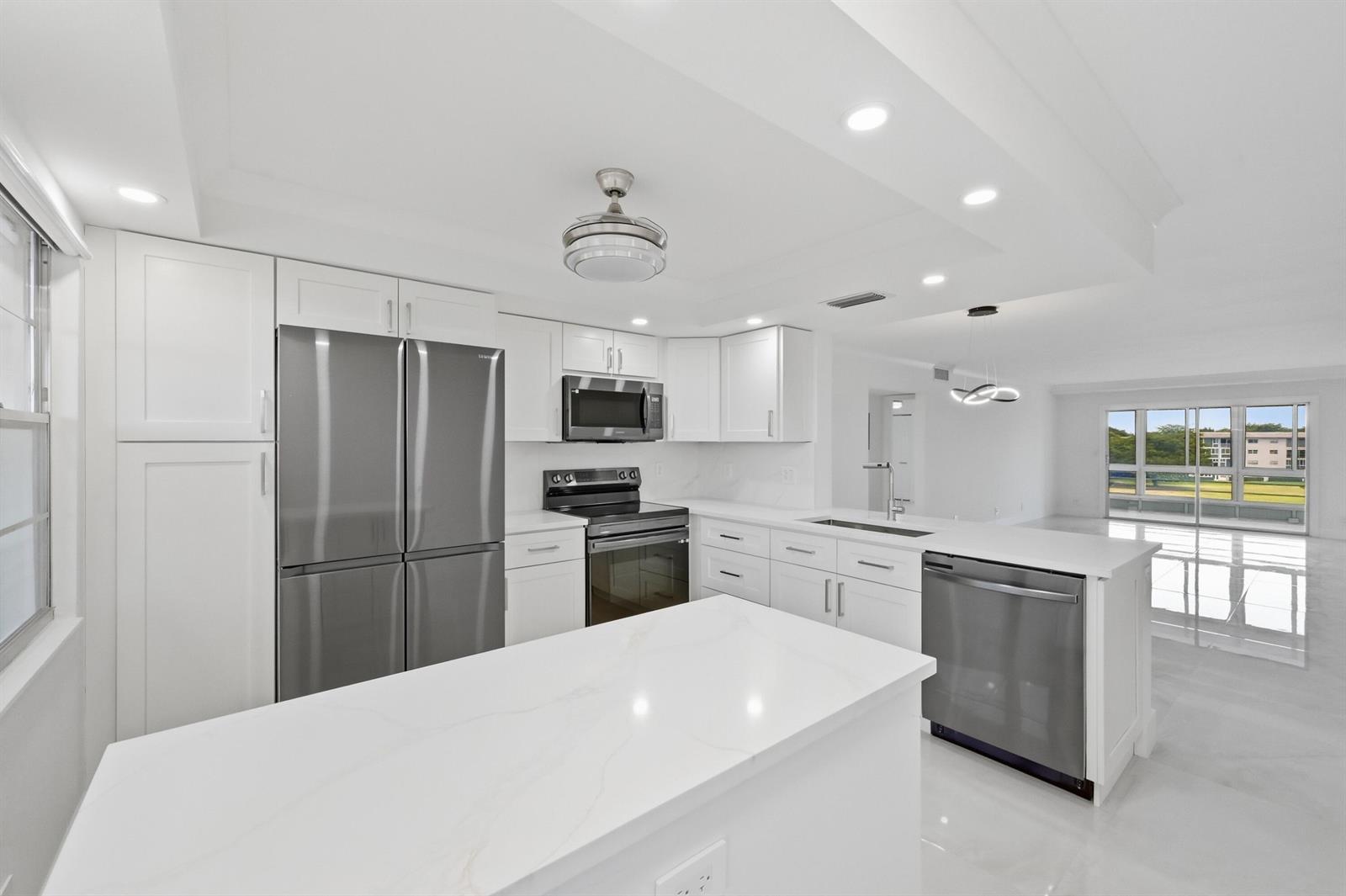 3204 Portofino Point # B4, Coconut Creek FL 33066 photo 3