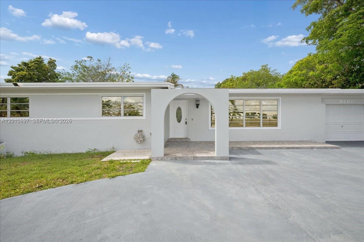 9280 SW 164th St, Palmetto Bay FL 33157 photo 2