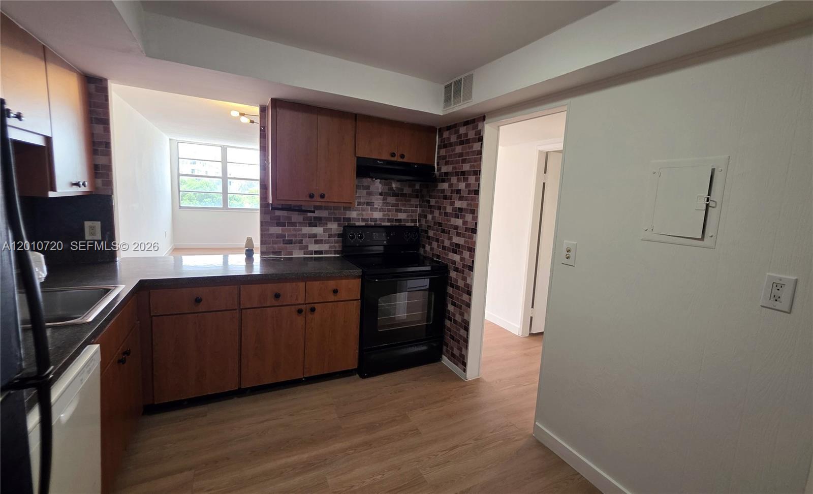 1351 NE Miami Gardens Dr # 413E, Miami FL 33179 photo 5