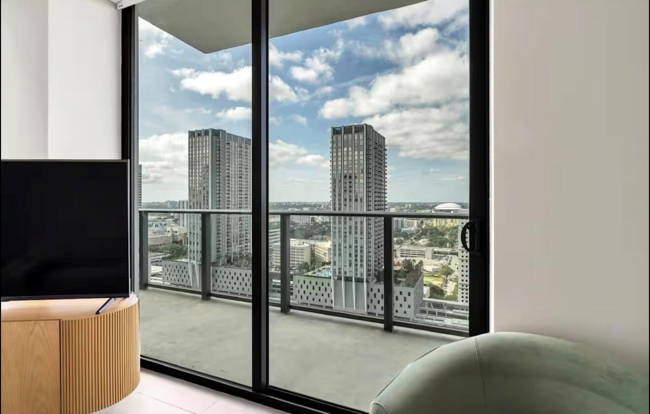 11 NE 6th Street # 2507, Miami FL 33132 photo 4