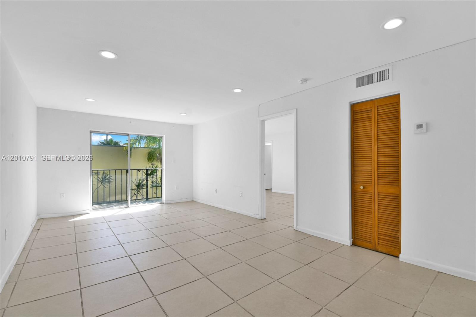 618 Euclid Ave # 303, Miami Beach FL 33139 photo 2