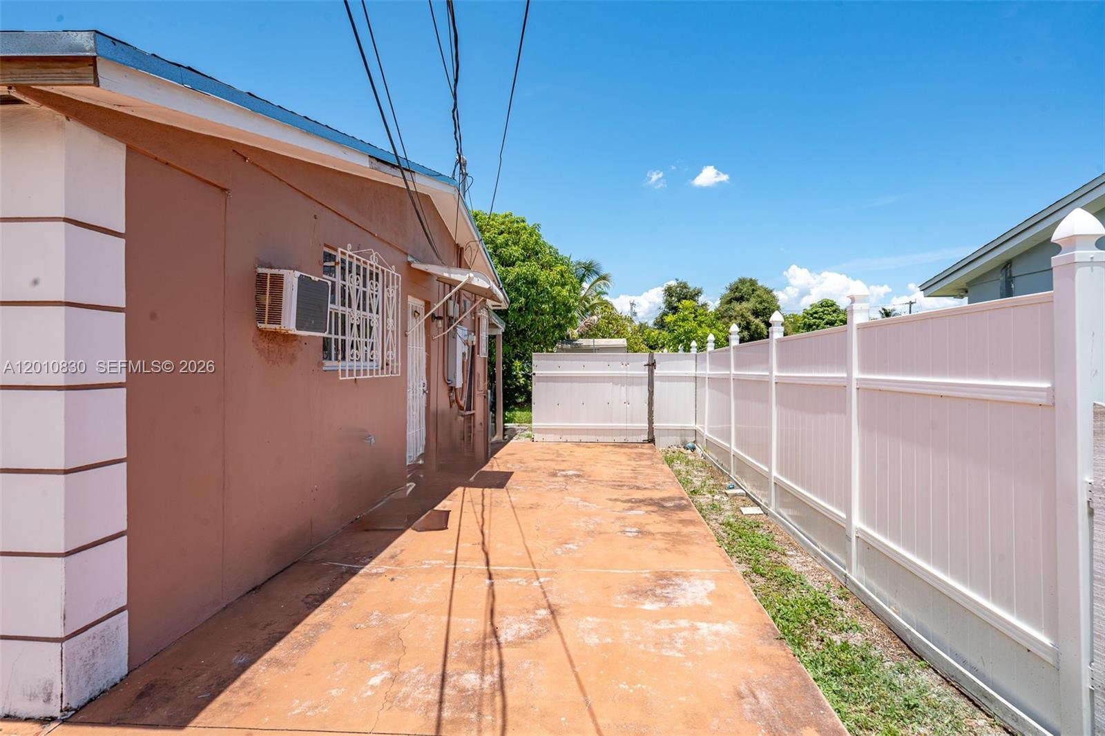 18010 NW 48th Ct, Miami Gardens FL 33055 photo 4