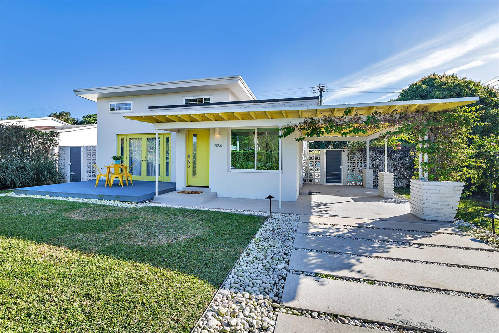 374 Maddock Street, West Palm Beach FL 33405 photo 2