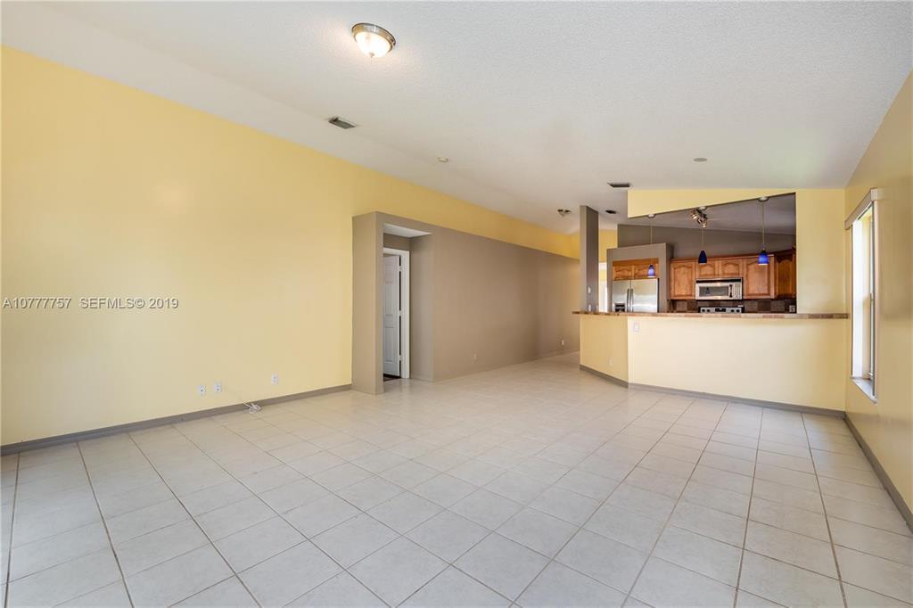 6222 Flores Del Mar, Margate FL 33063 photo 2