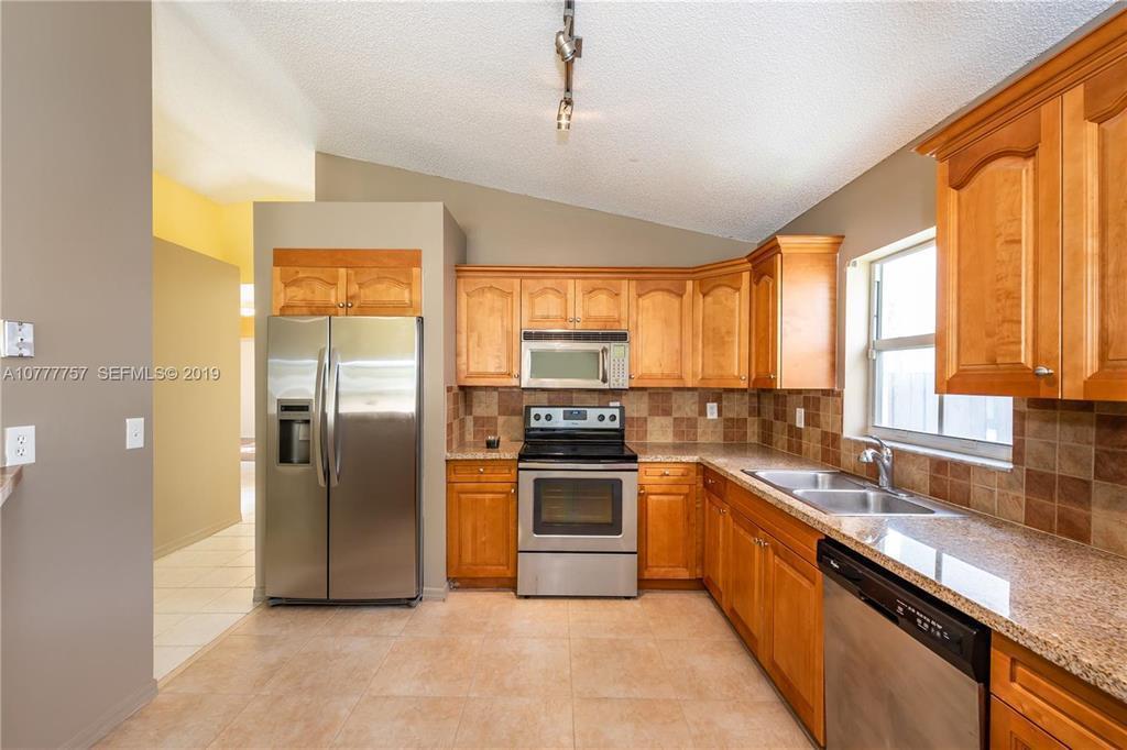 6222 Flores Del Mar, Margate FL 33063 photo 5