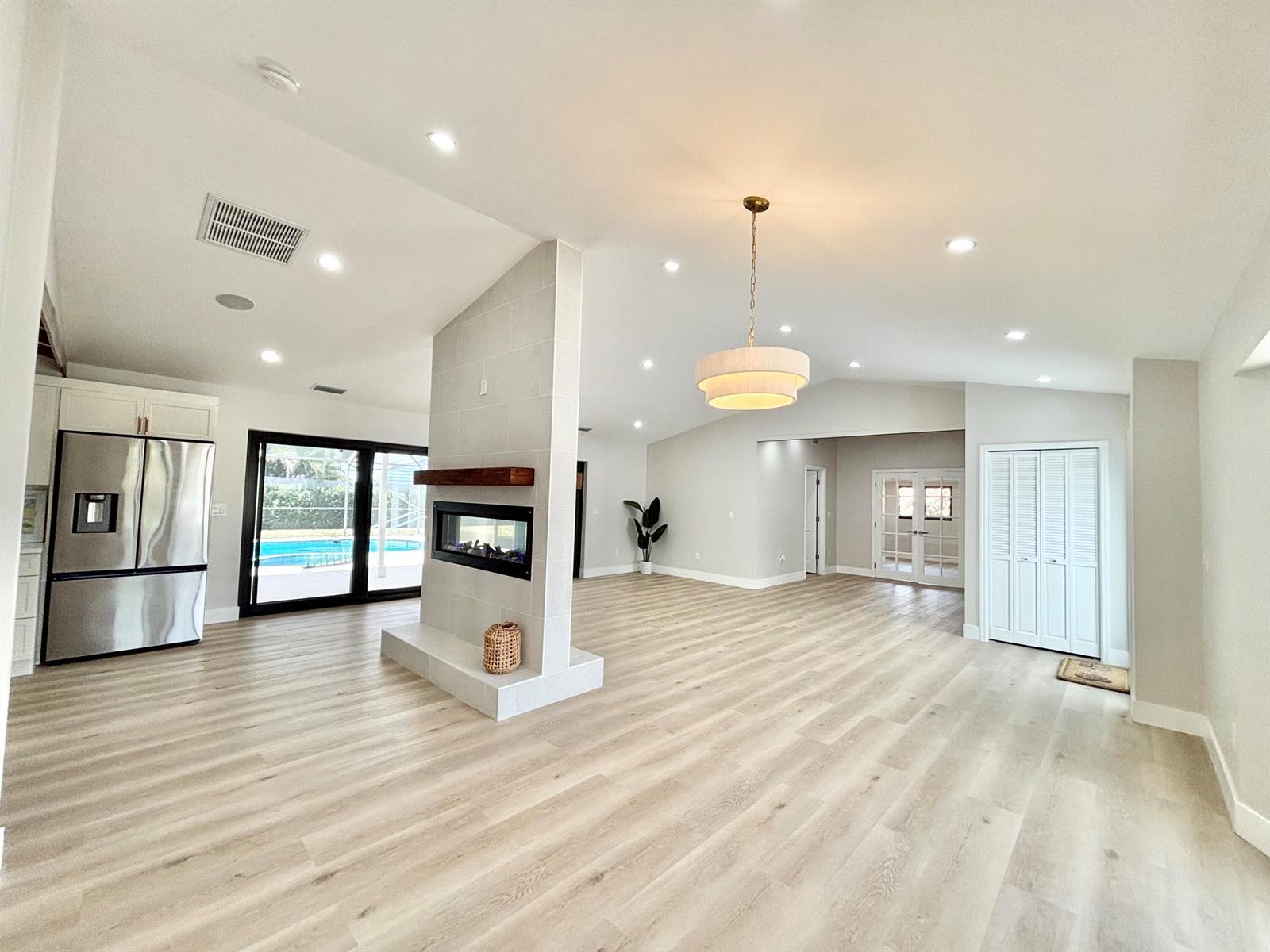 14 SE Paddock Circle, Jupiter FL 33469 photo 3