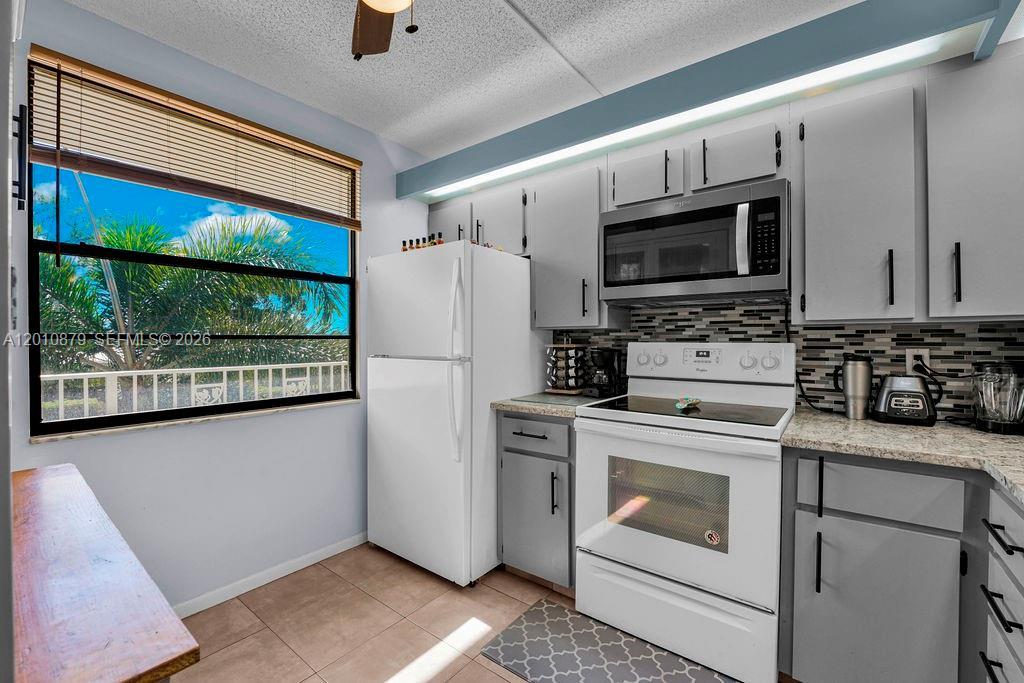 6049 Balboa Cir # 302, Boca Raton FL 33433 photo 3