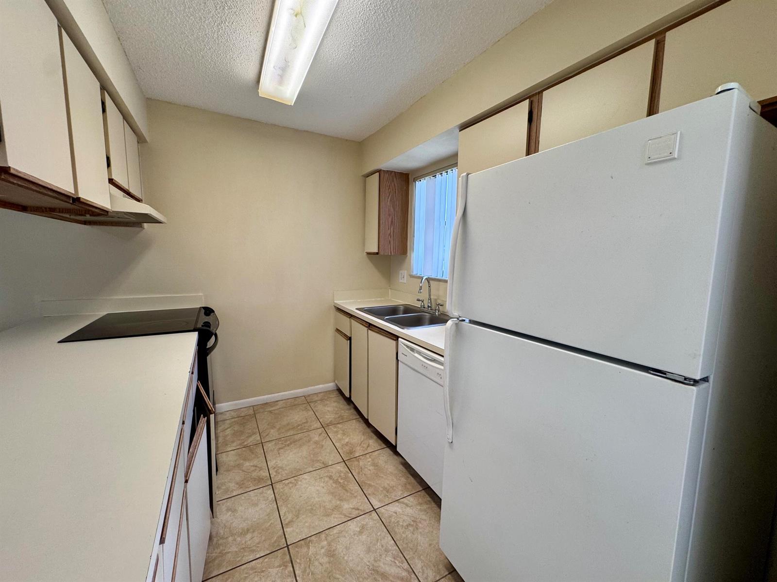 704 Riverside Drive, FL 33463 photo 5