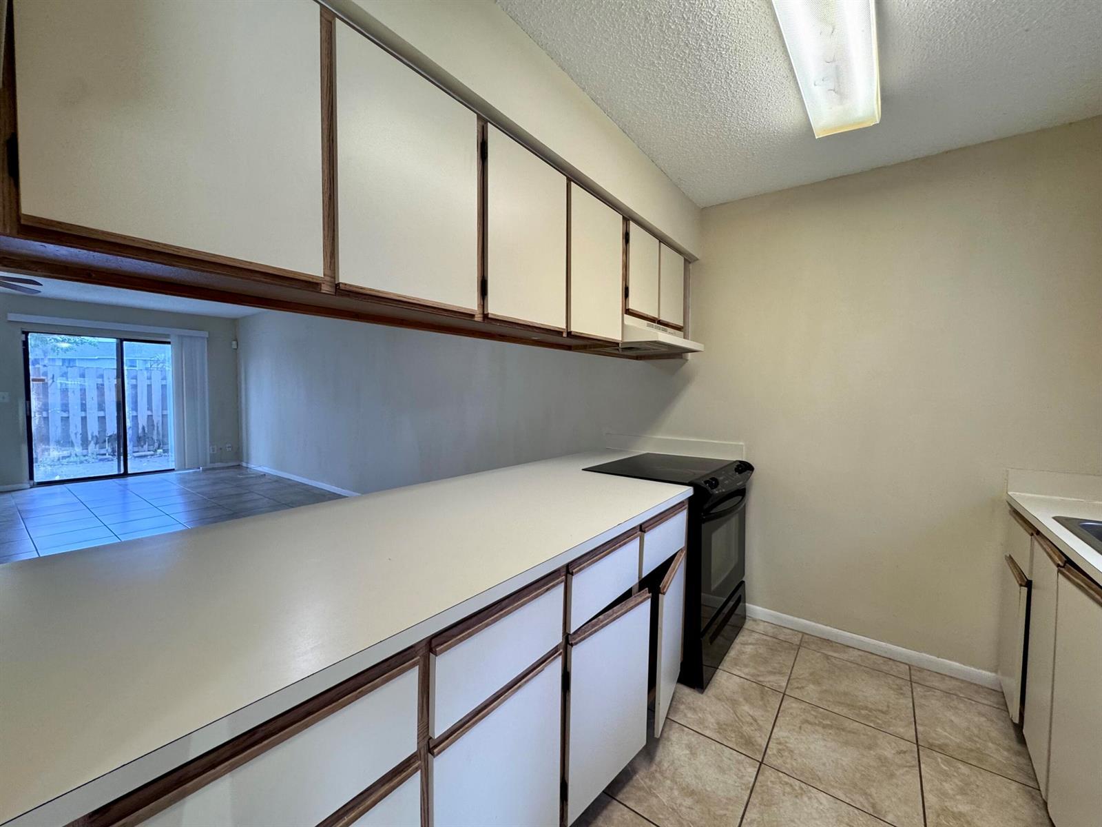 704 Riverside Drive, FL 33463 photo 4