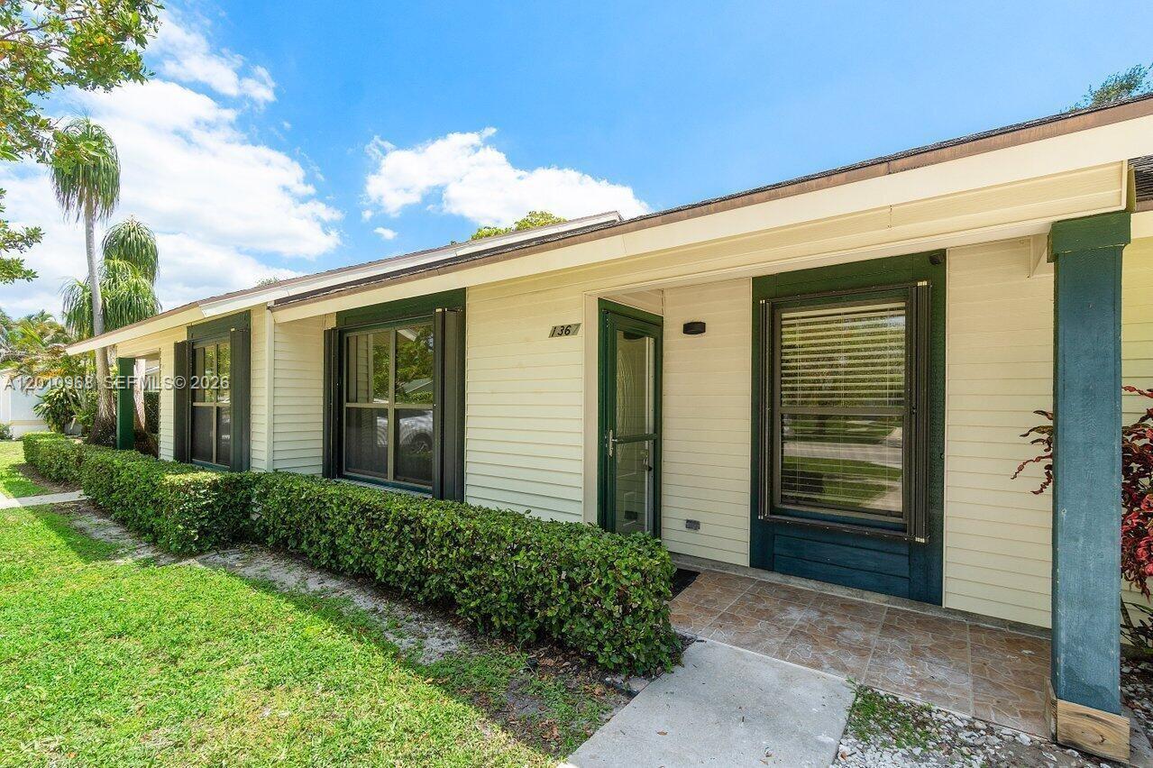 1367 Riverside Cir # 1367, Wellington FL 33414 photo 2