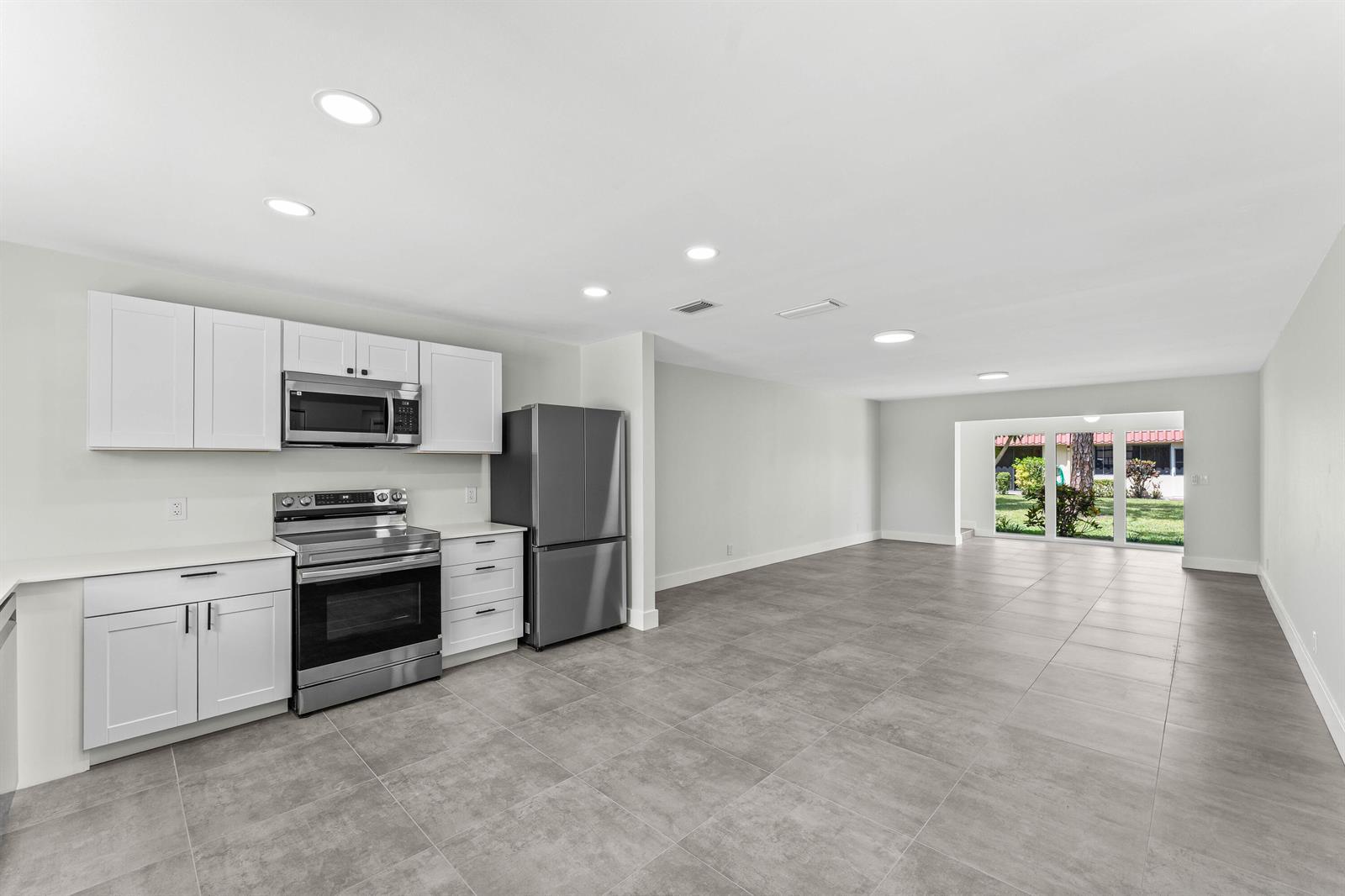 711 Laconia Circle # B, FL 33467 photo 4